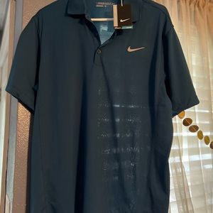 Mens size medium Nike golf polo shirt NWT